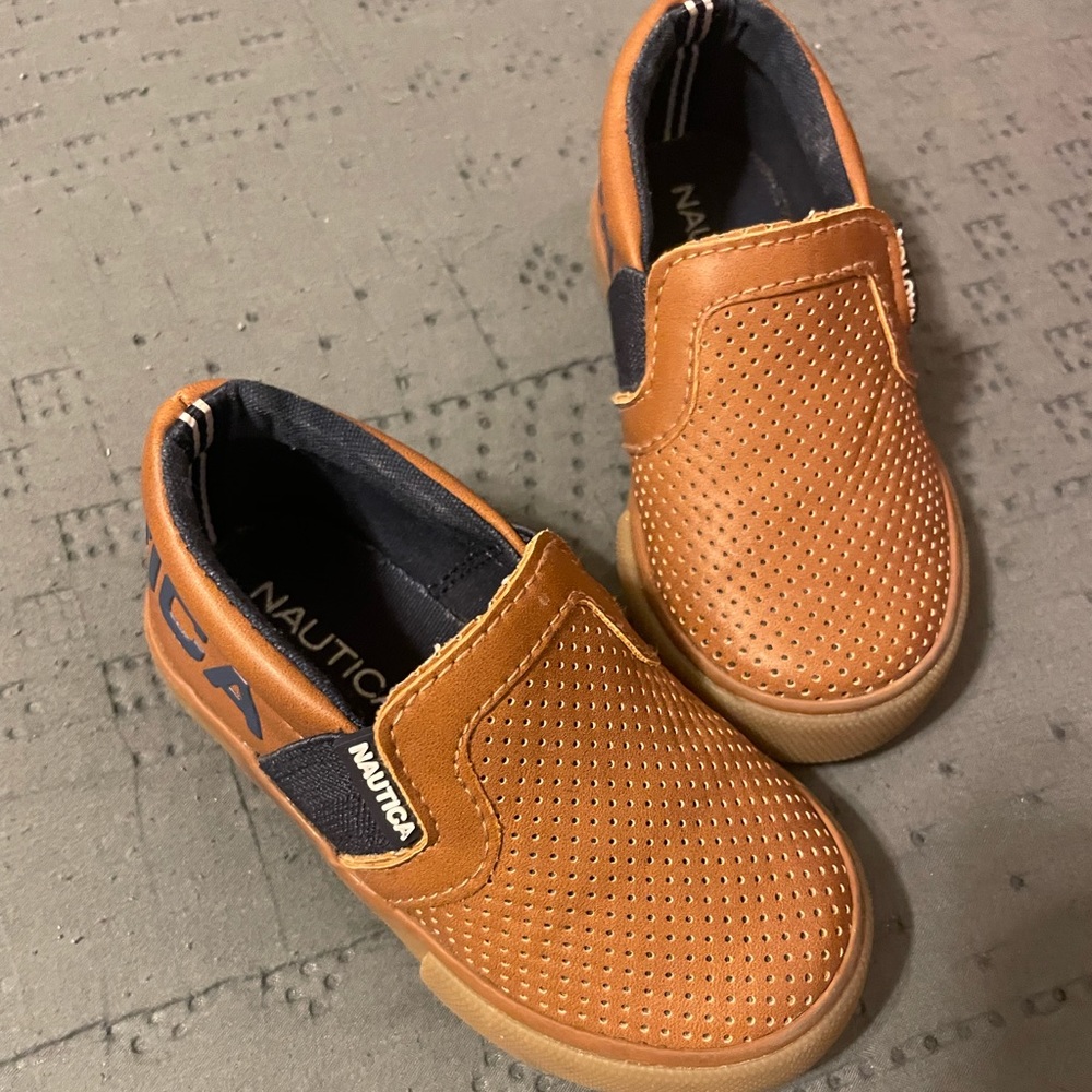 Brown dress náutica